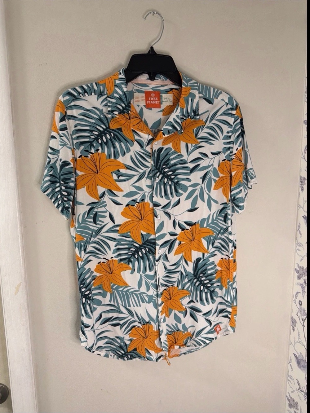 Free Planet Men's White Tropical Floral Short-Sleeve Shirt - Orange & Green
